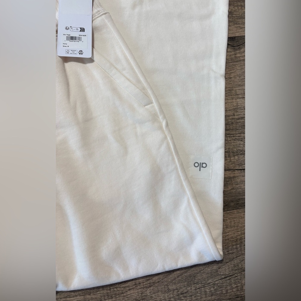 Alo Serenity Wide Leg Sweatpant | size M | color ivory - Picture 5 of 9